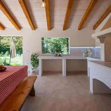 Apartament Petra *