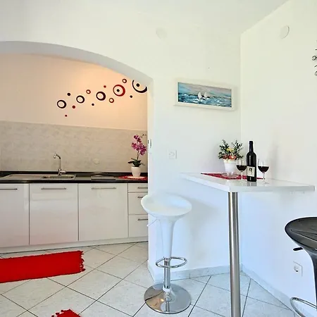 Petra Apartament Kirmenjak