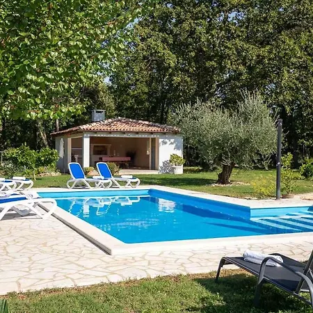 Apartament Petra *