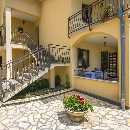 Apartment Petra *